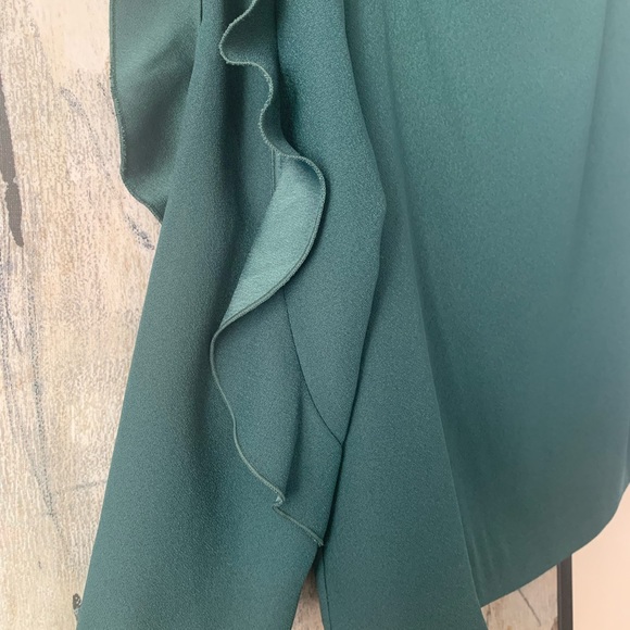 A rich green Club Monaco blouse to elevate your look. - Picture 3 of 4